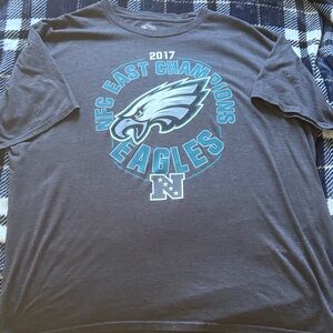 Philadelphia Eagles Gray NFC East Champions  T-Shirt size L